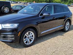 Black 2017 Audi Q7