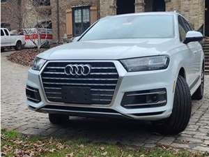 White 2018 Audi Q7