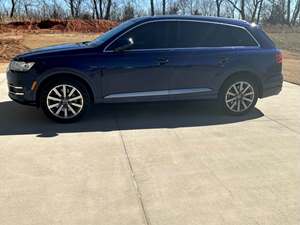 Blue 2019 Audi Q7