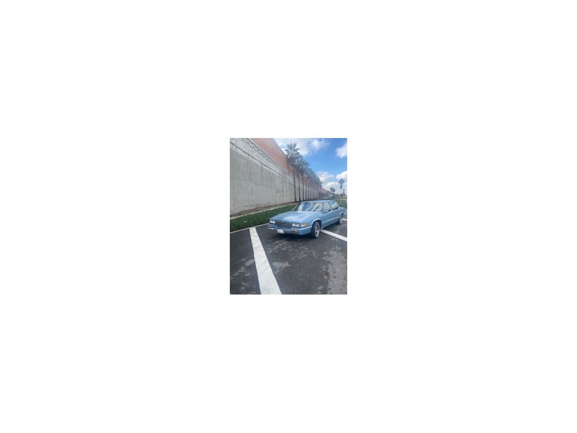 1989 Cadillac DeVille for sale by owner in Norwalk
