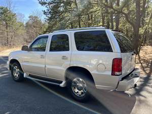 White 2004 Cadillac Escalade