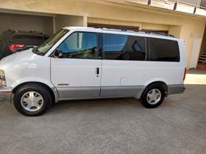 2000 Chevrolet Astro with White Exterior