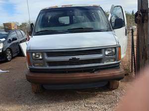 White 2001 Chevrolet Express