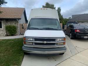 White 2000 Chevrolet Express Cargo