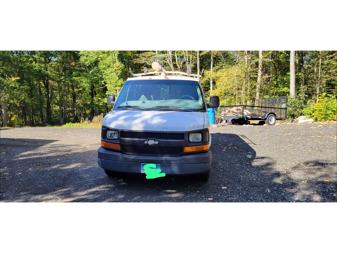 2003 Chevrolet Express Cargo for sale by owner in Shelton