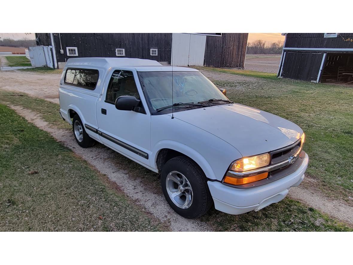 2001 Chevrolet S-10 for sale by owner in Sheboygan
