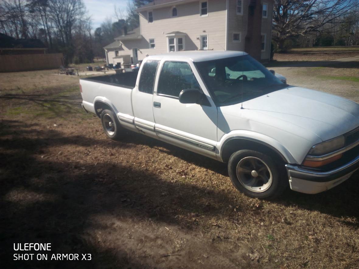 2002 Chevrolet S-10 for sale by owner in Prince George