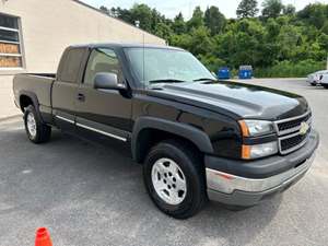 2005 Chevrolet Silverado 1500 with Black Exterior