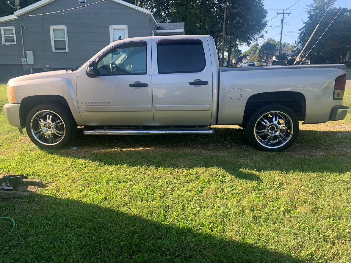 2008 Chevrolet Silverado 1500 for sale by owner in Burlington