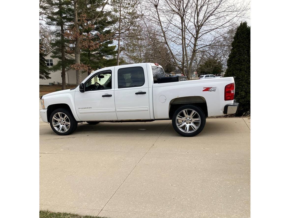 2011 Chevrolet Silverado 1500 Classic for sale by owner in East Troy