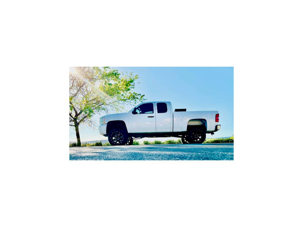 2010 Chevrolet Silverado 1500 Crew Cab for sale by owner in San Francisco