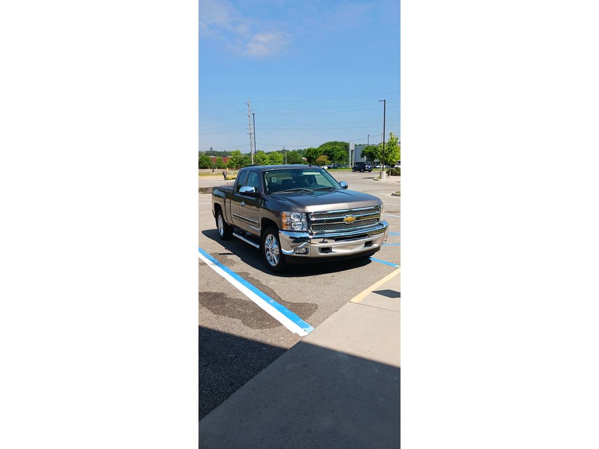 2012 Chevrolet Silverado 1500 Crew Cab for sale by owner in Grand Rapids