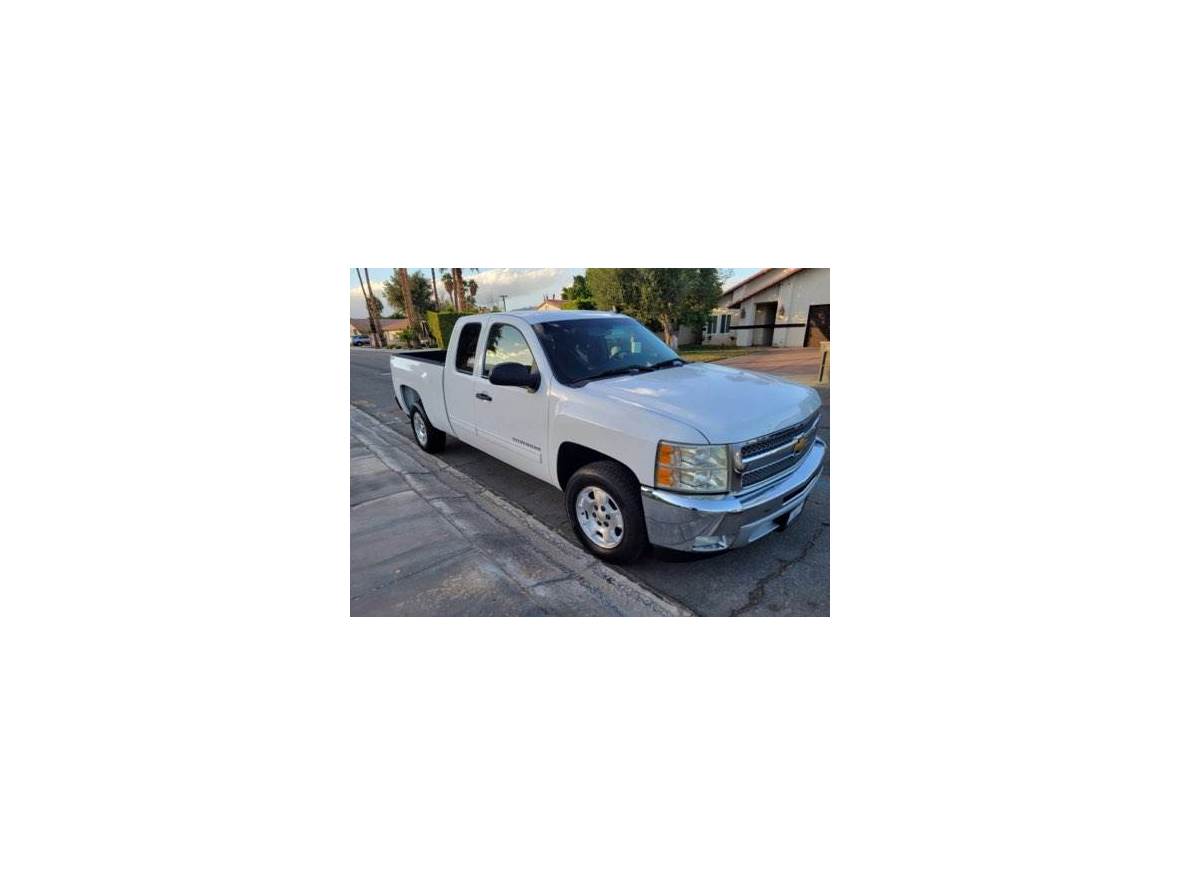 2013 Chevrolet Silverado 1500 Crew Cab for sale by owner in Cathedral City