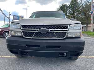2005 Chevrolet Silverado 2500HD with Beige Exterior