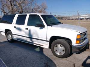 White 1999 Chevrolet Suburban