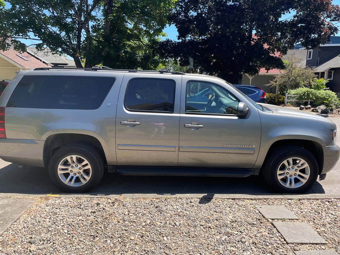 2005 Chevrolet Suburban for sale by owner in Eugene