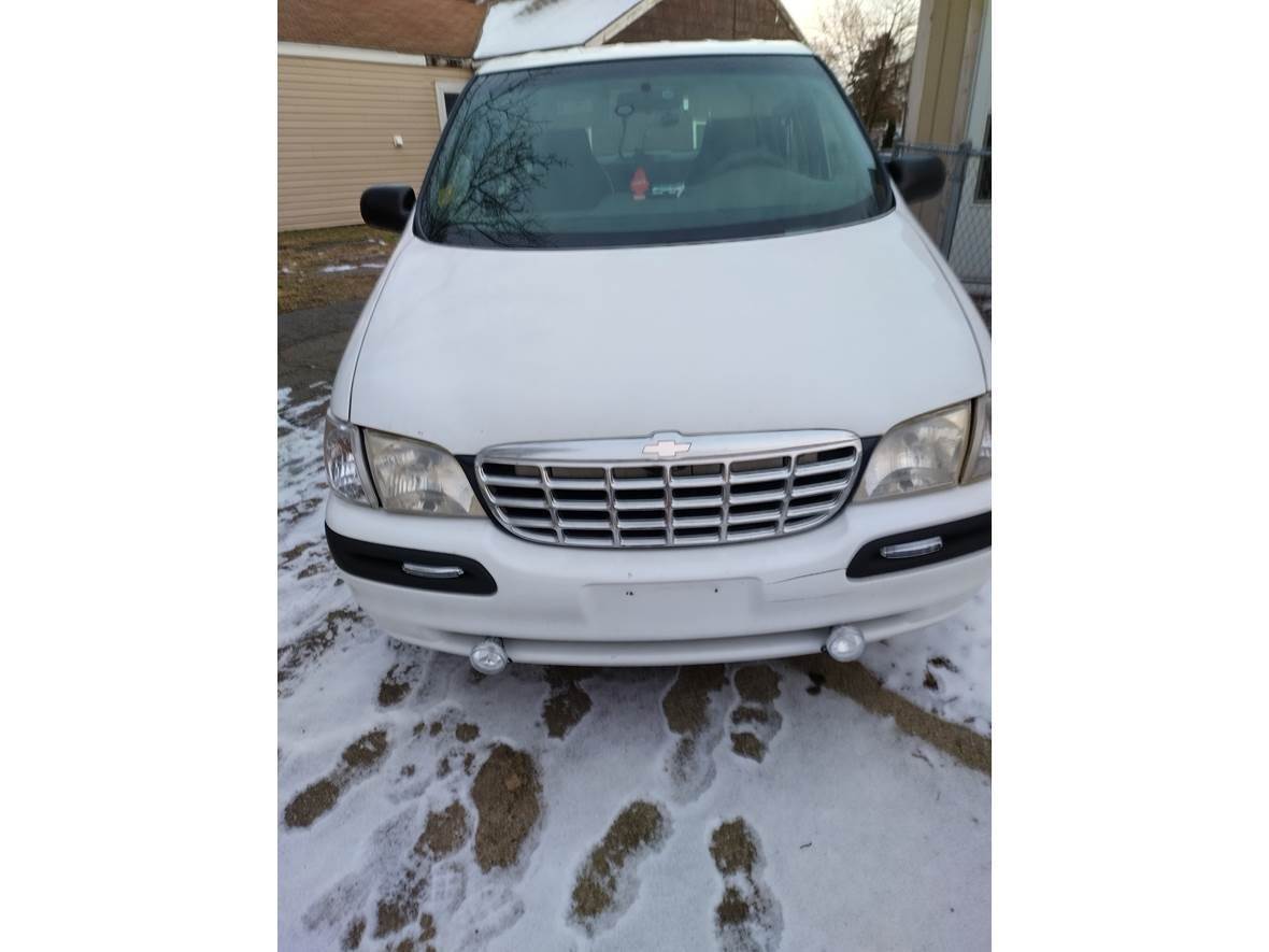 2000 Chevrolet Venture for sale by owner in Erie