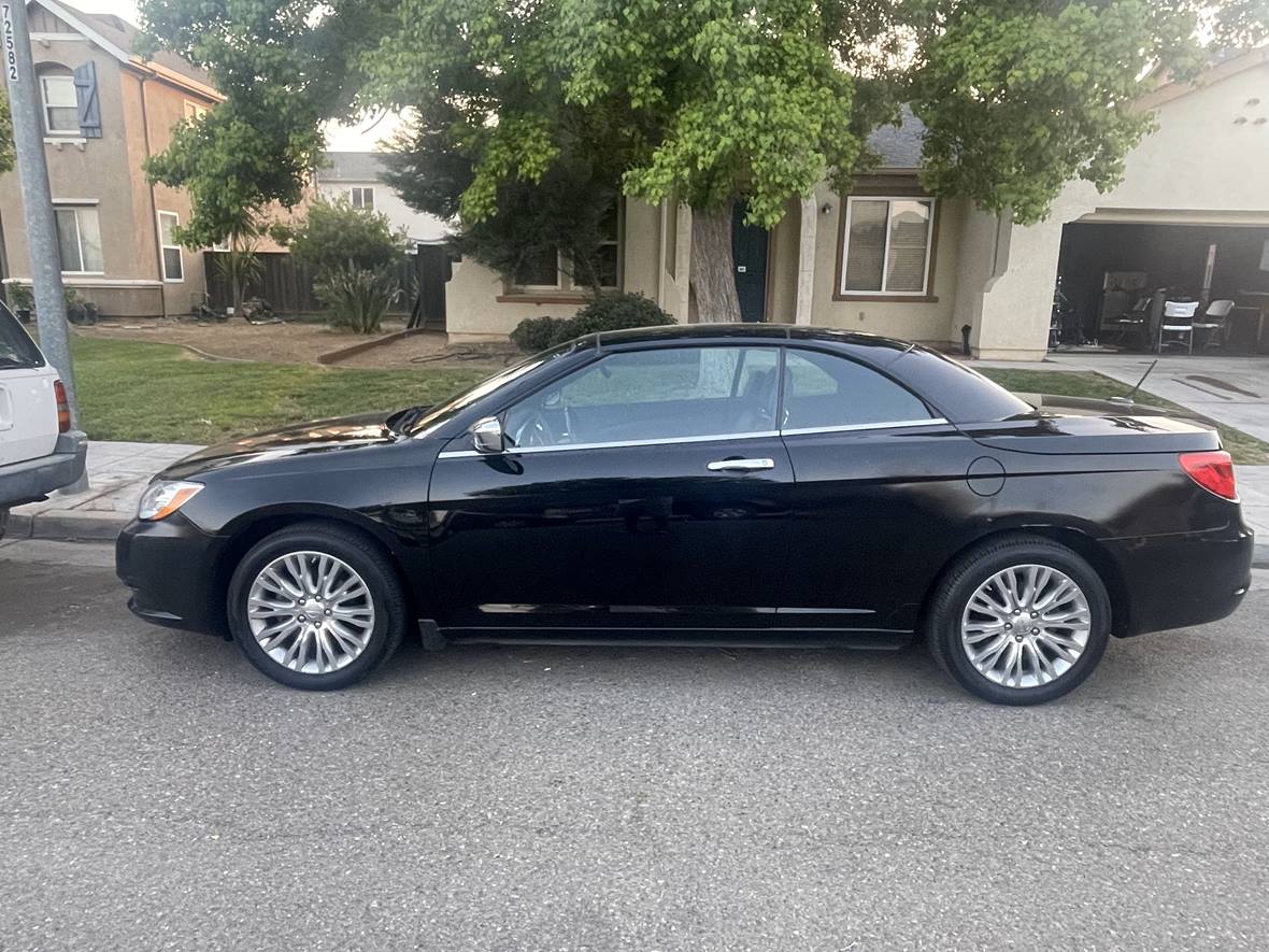 2011 Chrysler 200 for sale by owner in Fresno