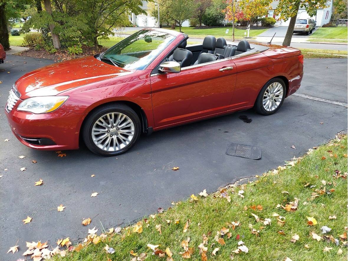 2013 Chrysler 200 for sale by owner in Lancaster