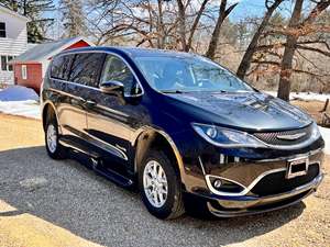 Black 2017 Chrysler Pacifica