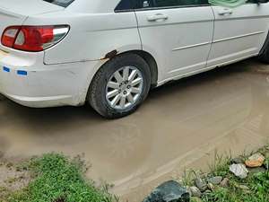 2008 Chrysler Sebring with White Exterior