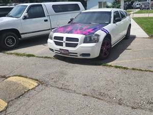 White 2006 Dodge Magnum