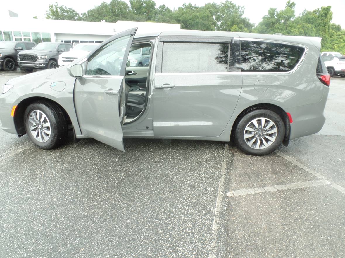 2022 Dodge pacifica for sale by owner in Chiefland