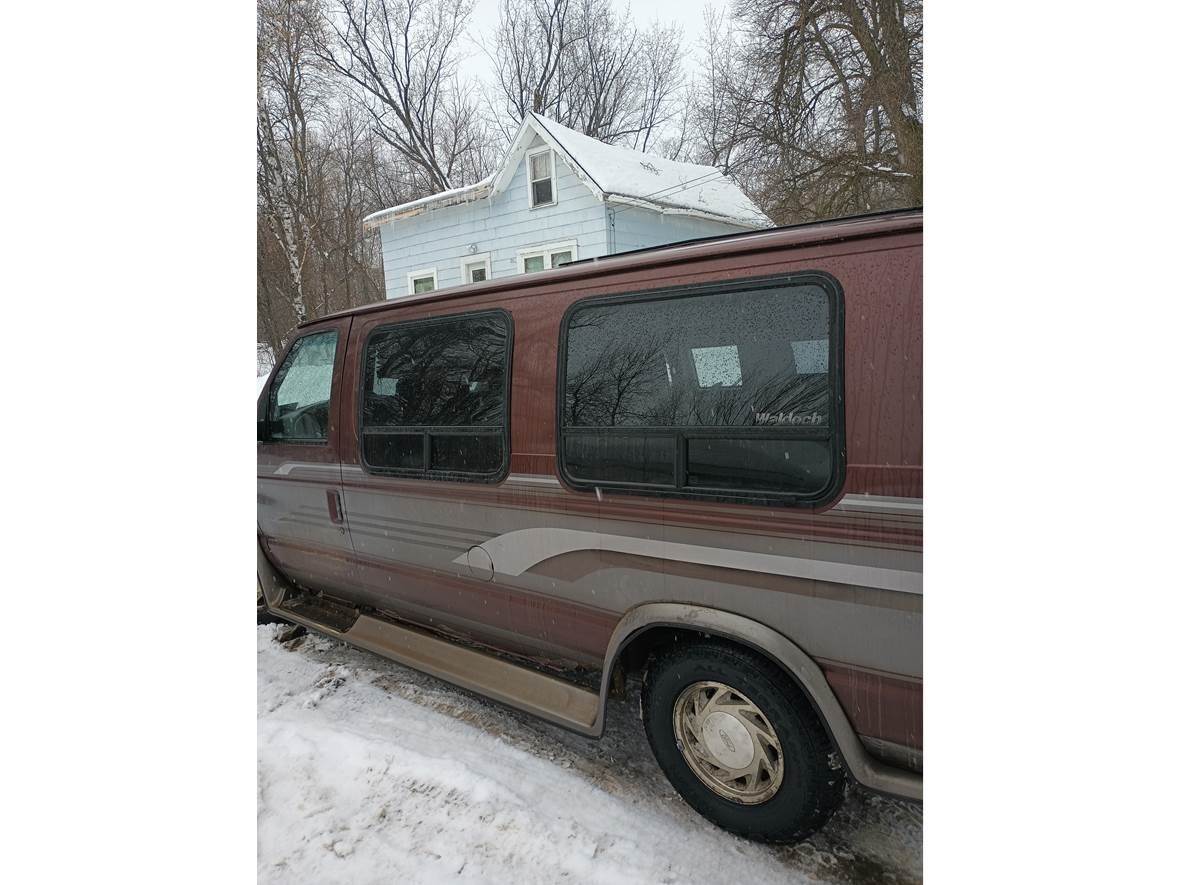 1995 Ford E-150 for sale by owner in Duluth