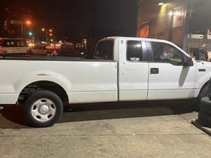 White 2005 Ford E-150