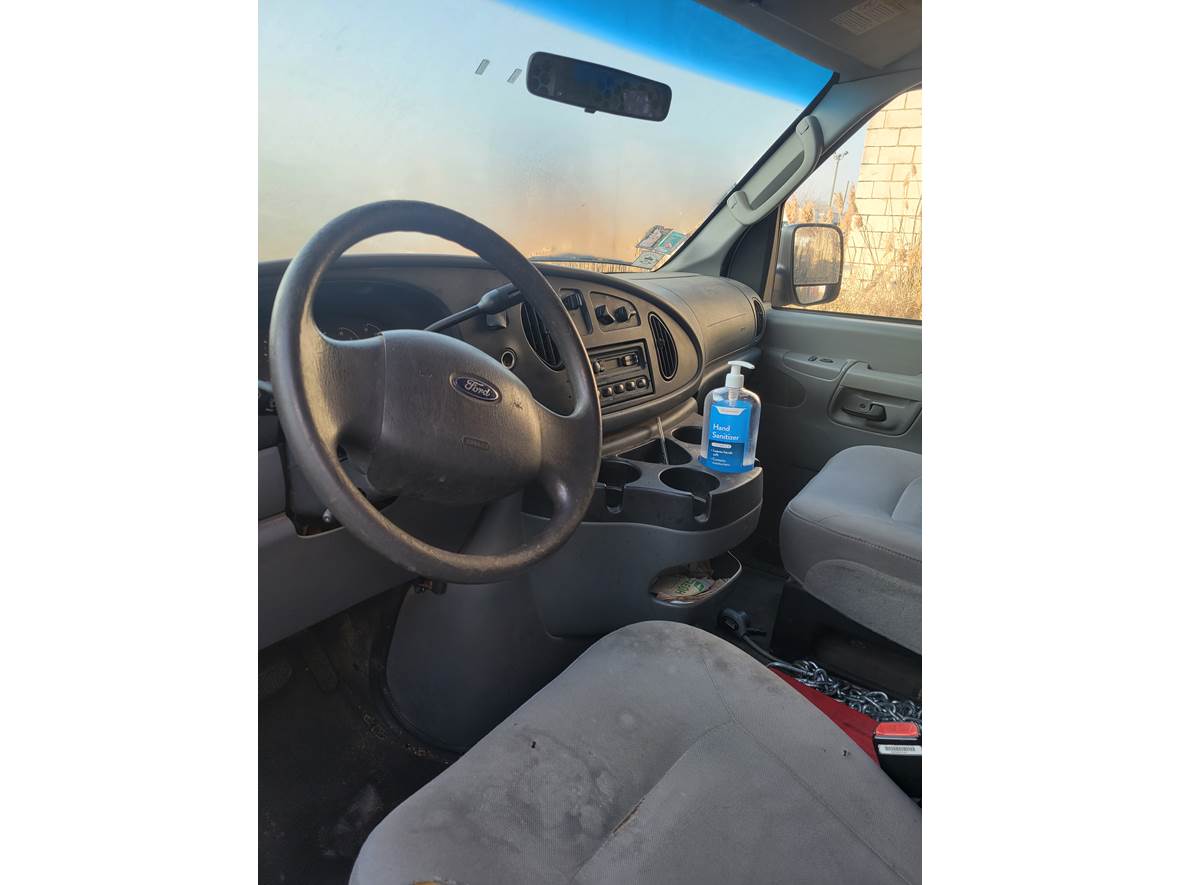 2006 Ford E-150 for sale by owner in Country Club Hills