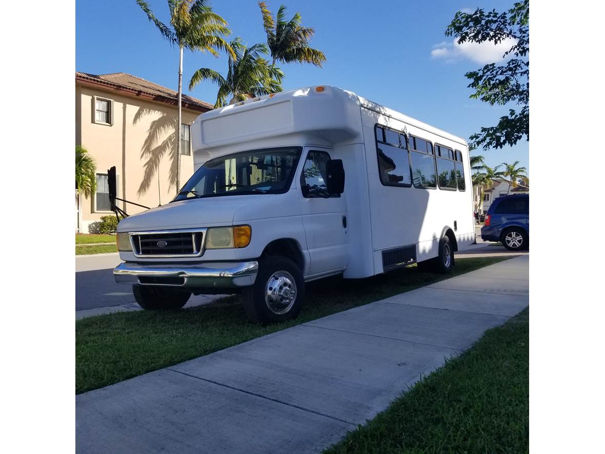 2004 Ford E-Series Van for sale by owner in Homestead