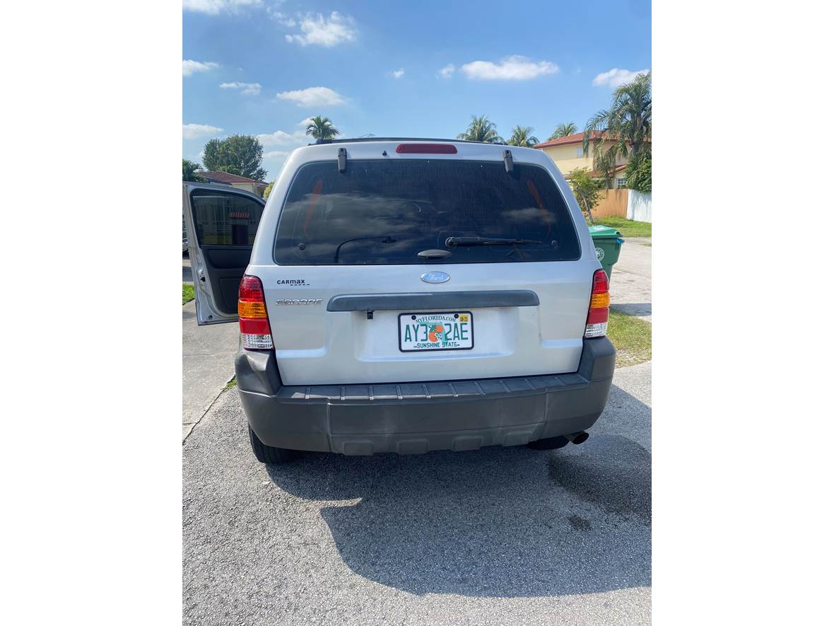 2005 Ford Escape for sale by owner in Miami