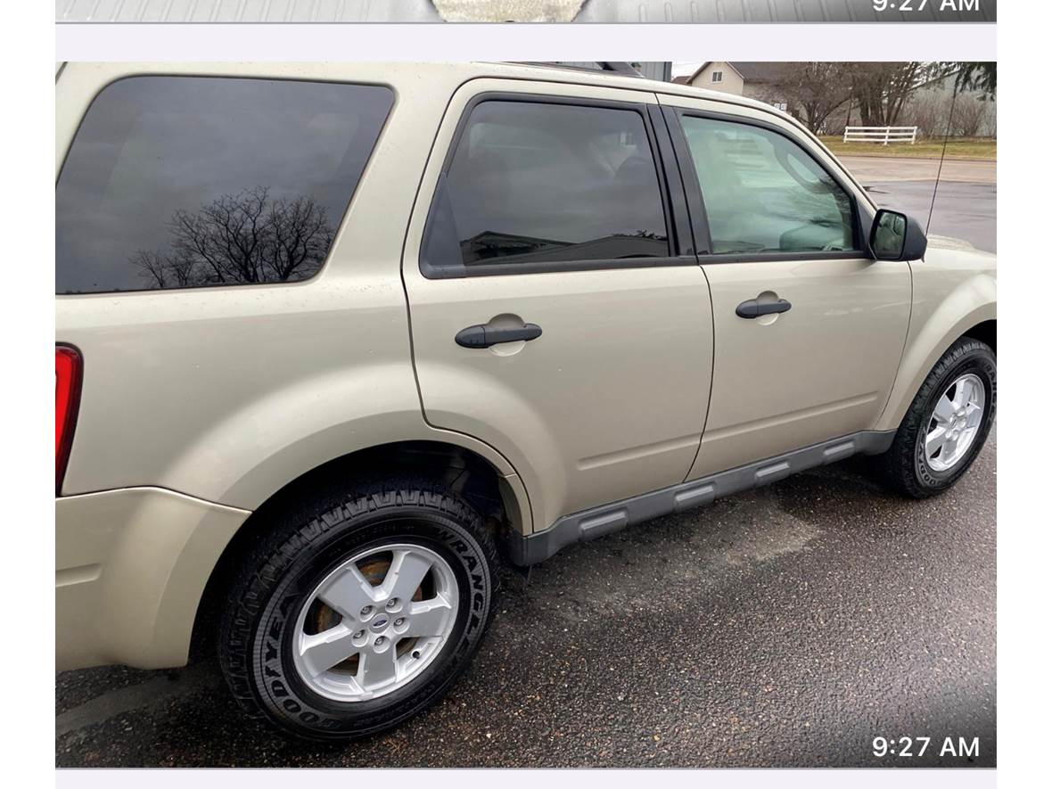 2011 Ford Escape for sale by owner in Saint Paul