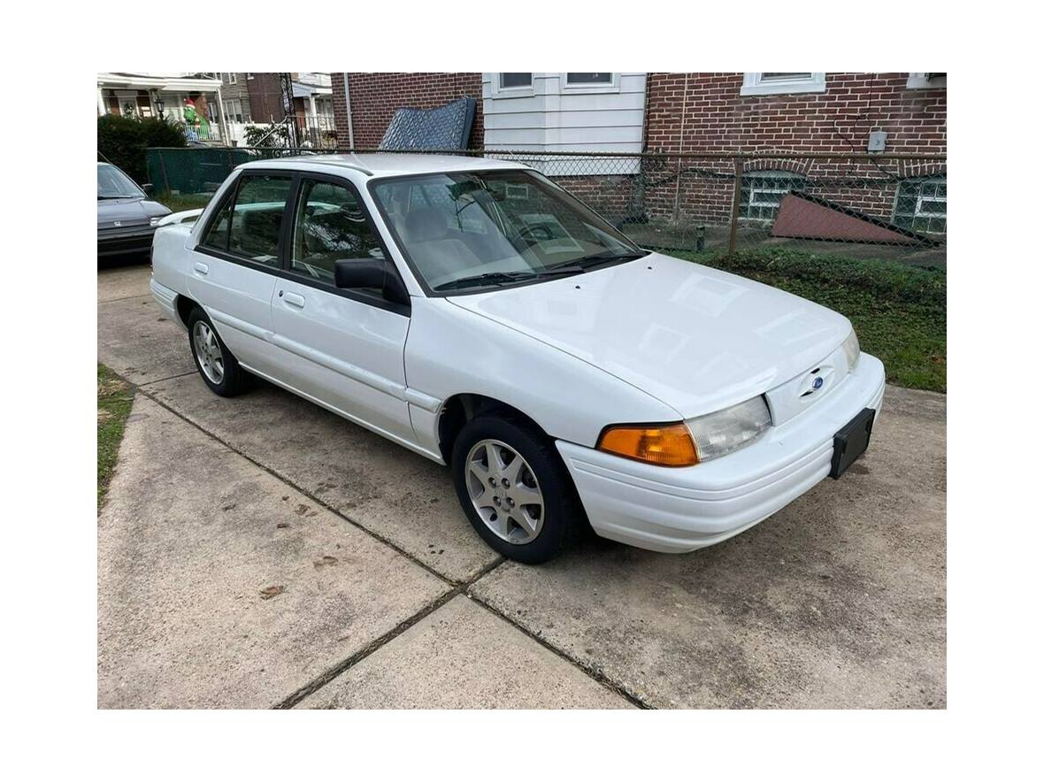 1995 Ford Escort for sale by owner in Reading