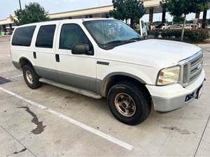 White 2004 Ford Excursion