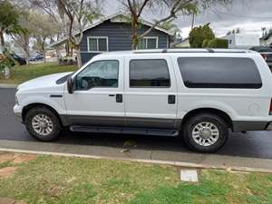 White 2005 Ford Excursion