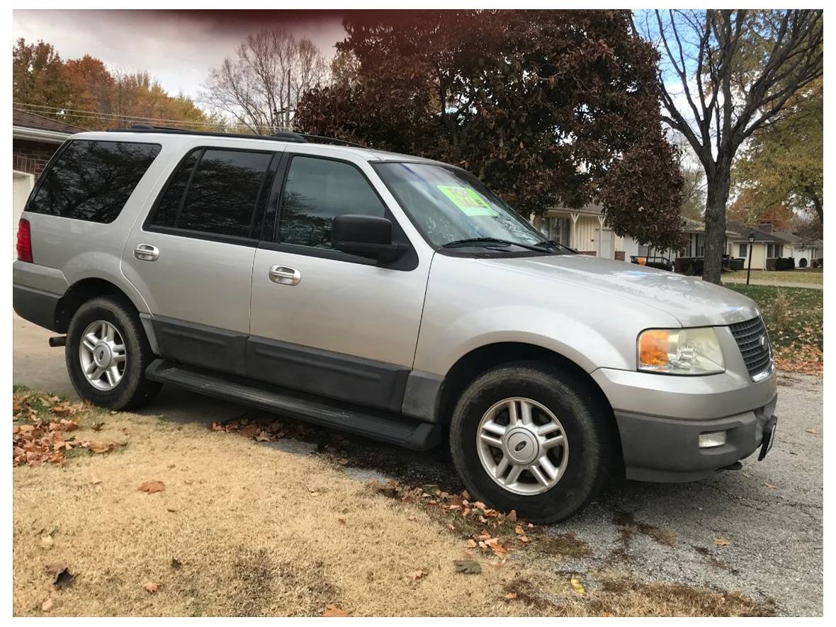 2004 Ford Expedition for sale by owner in Oak Grove