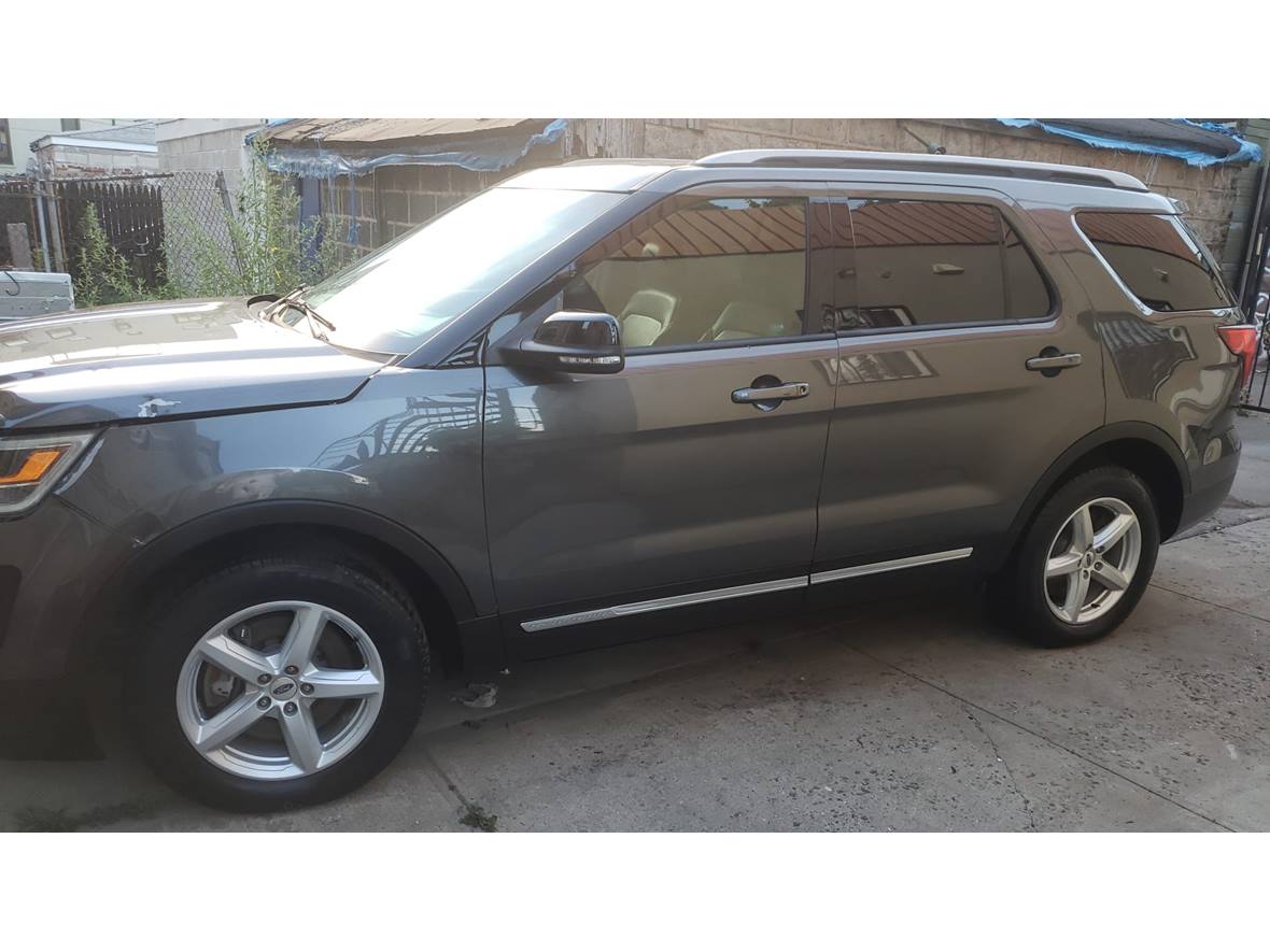 2017 Ford Explorer for sale by owner in Brooklyn