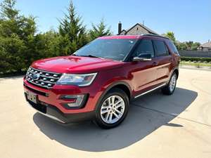 Red 2017 Ford Explorer XLT