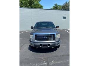 2011 Ford F-150 Supercrew with Gray Exterior