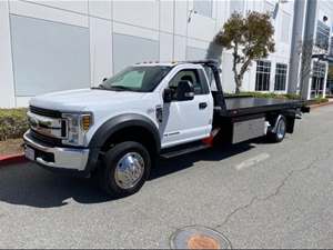 2019 Ford F-550 with White Exterior