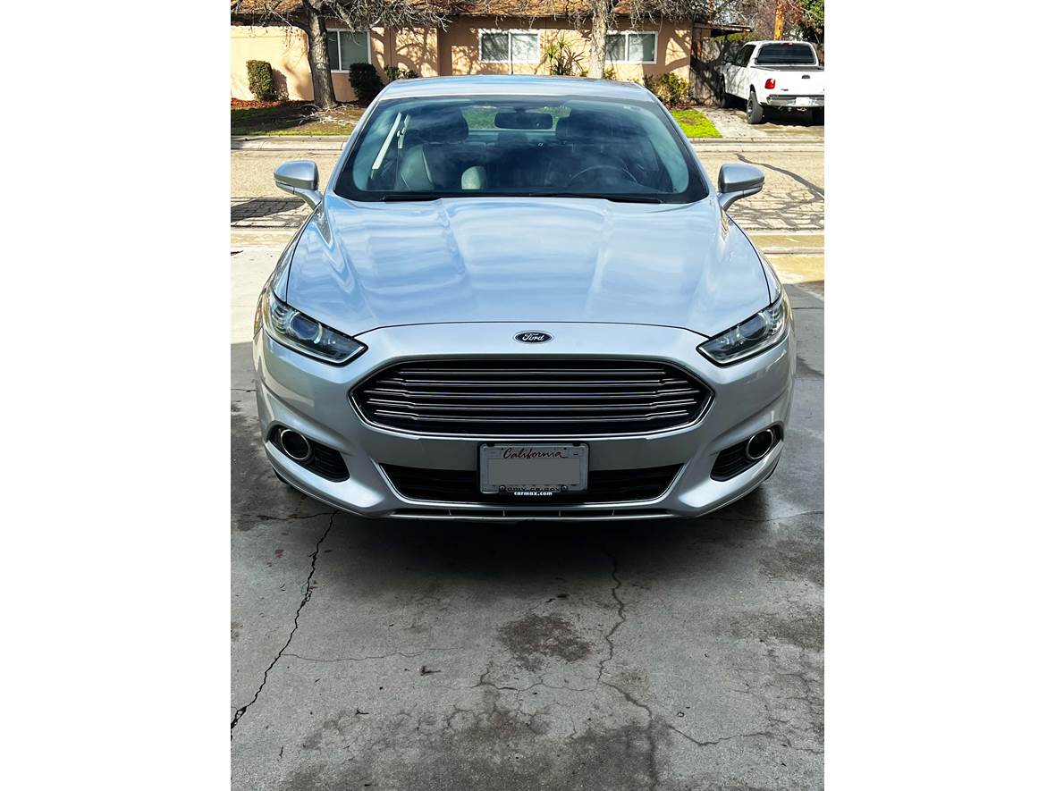 2016 Ford Fusion for sale by owner in Visalia