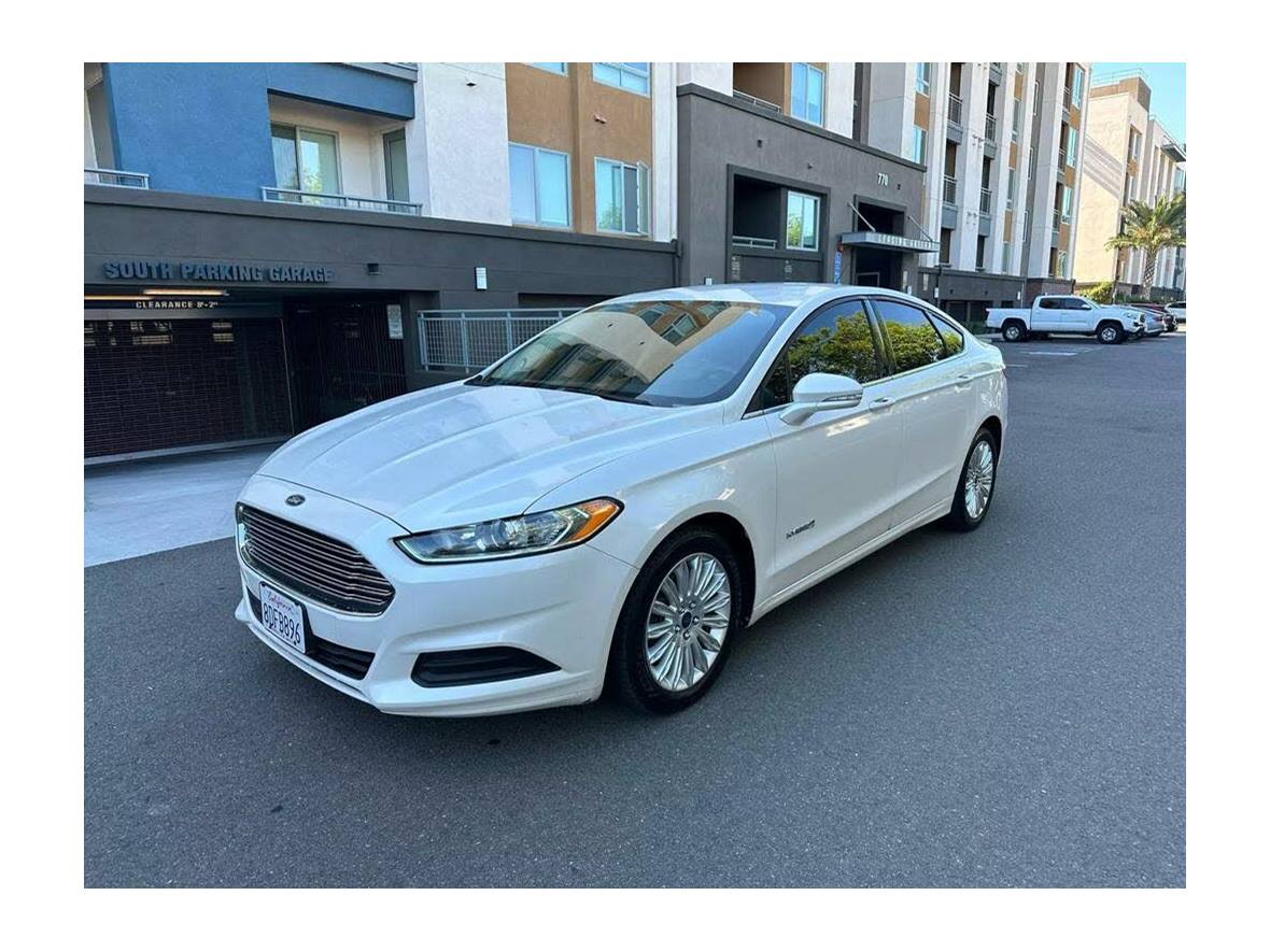 2014 Ford Fusion Hybrid for sale by owner in Detroit