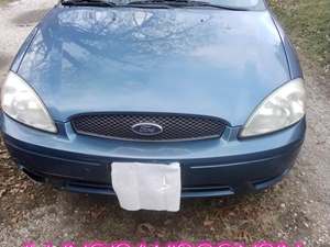 Blue 2004 Ford Taurus