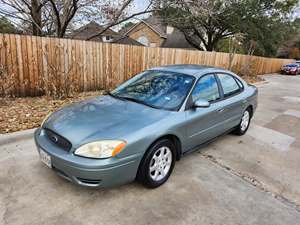 Beige 2005 Ford Taurus