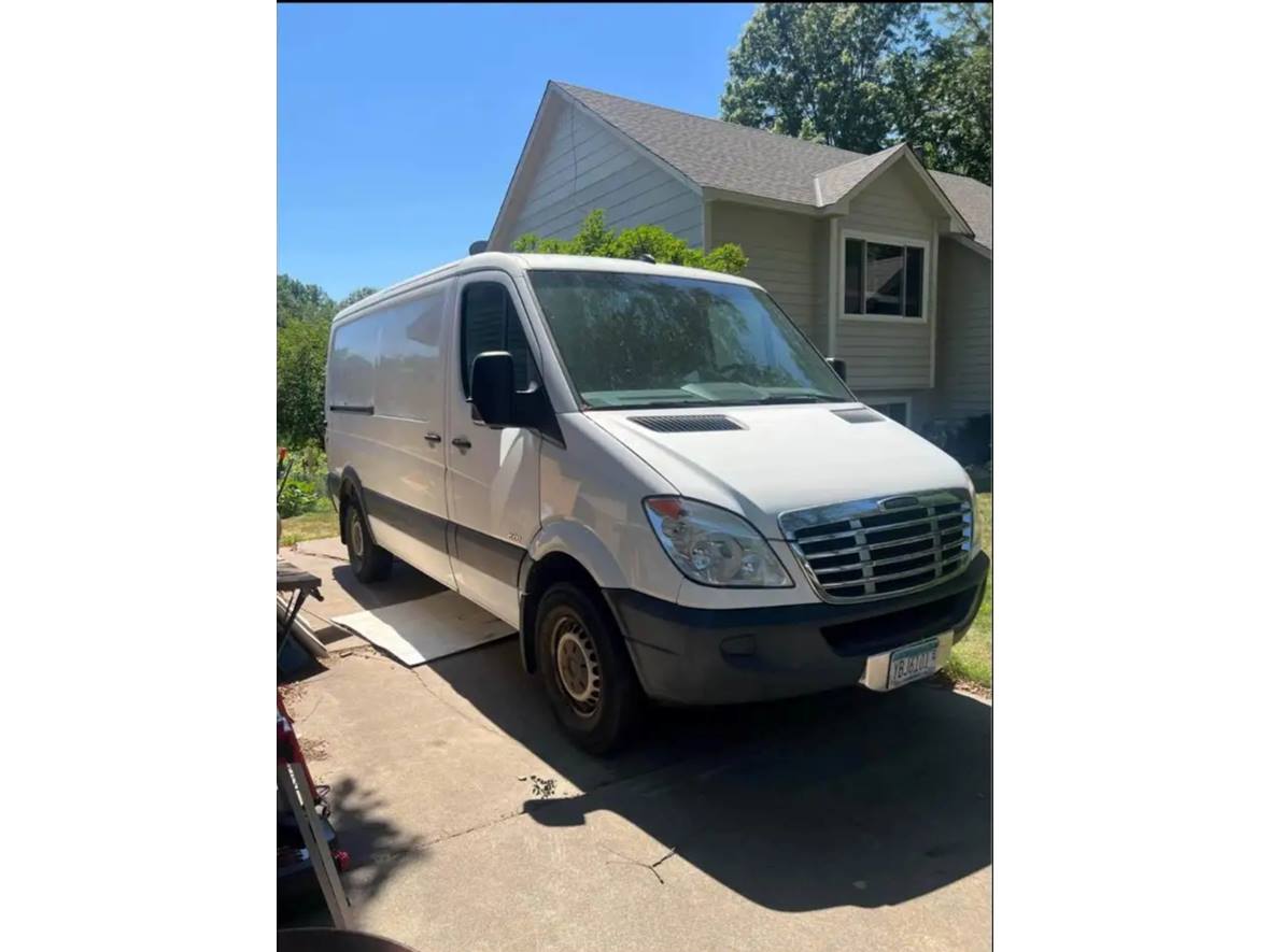 2012 Freightliner Sprinter for sale by owner in Minneapolis