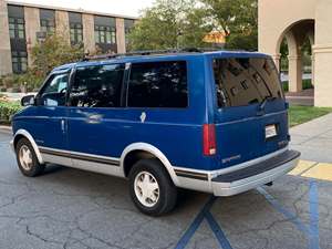 1995 GMC Safari with Blue Exterior