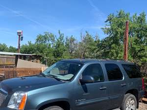 Gray 2009 GMC Yukon