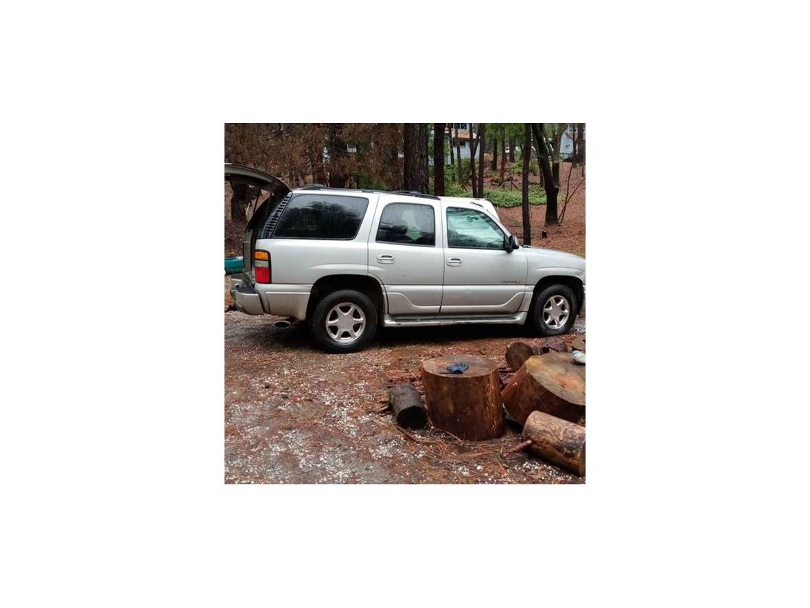 2004 GMC Yukon Denali for sale by owner in Grass Valley