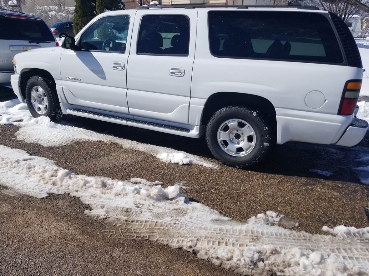 2004 GMC Yukon Denali for sale by owner in Evanston